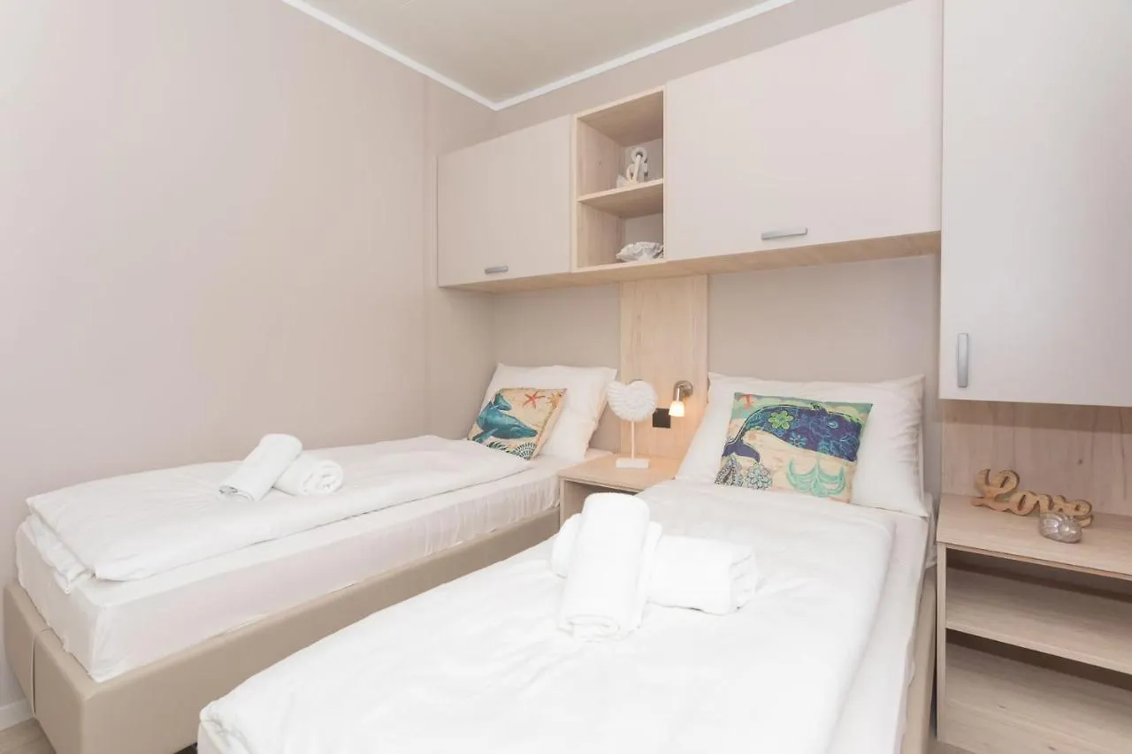 Mara'S Coast - Ella Villa Drage 0*,